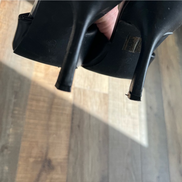 Dream Pairs heels - Picture 2 of 4